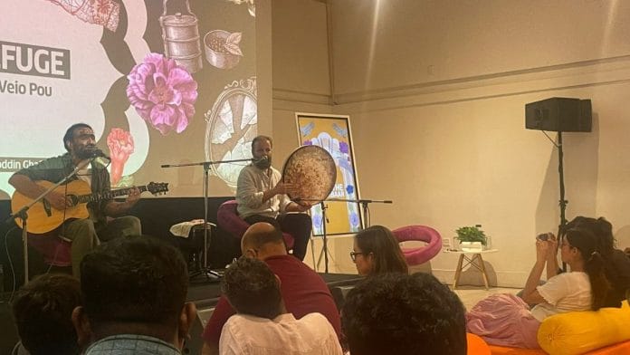 Sina performing at Goethe-Institut, New Delhi